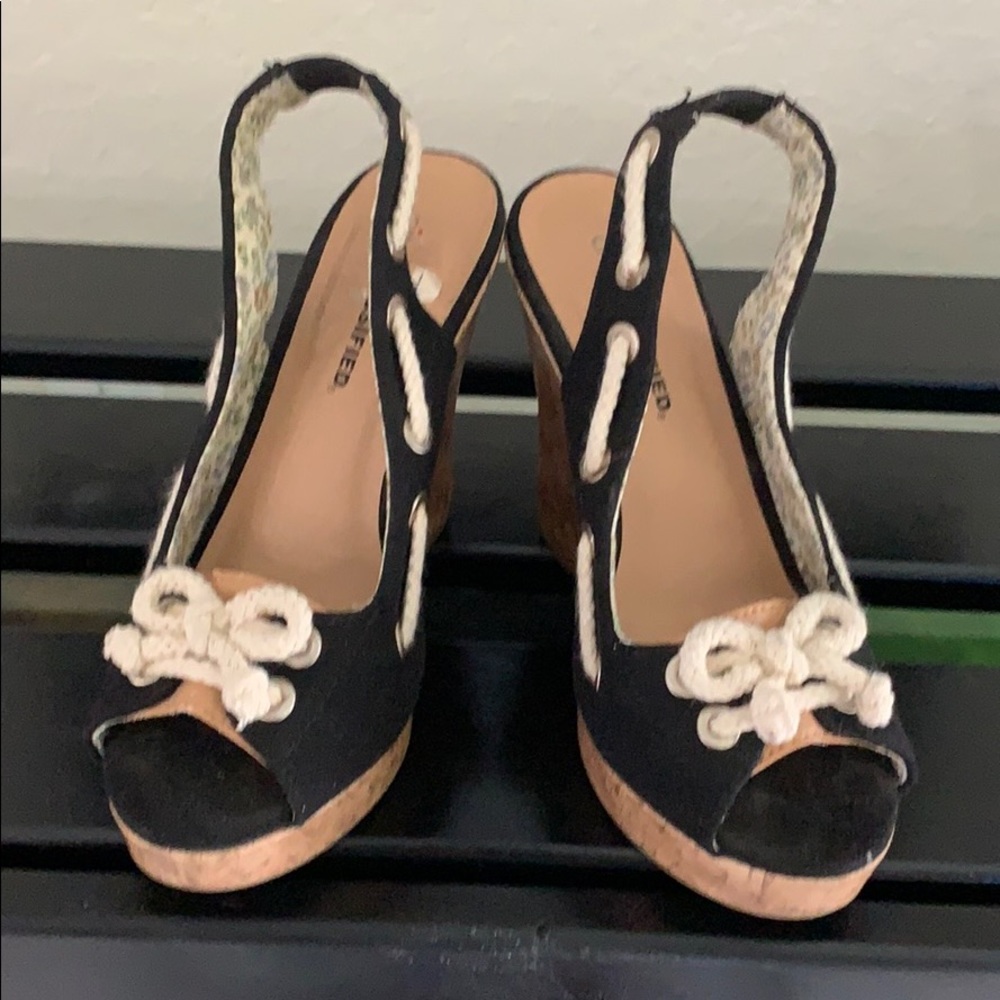 City Classified wedge peep toe